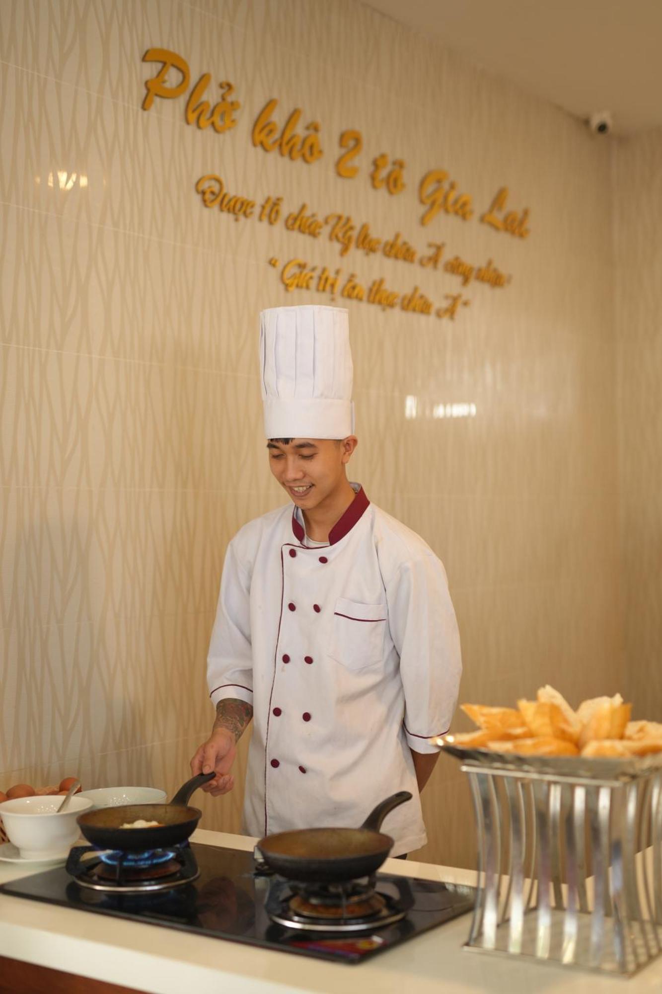 HANZ Pleiku&EM 86 Nguyen Van Troi Ngoại thất bức ảnh